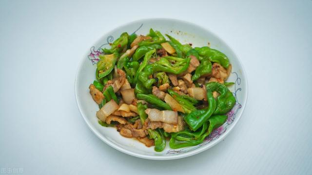 川菜湘菜都是以“辣”出名，到底有什么区别？