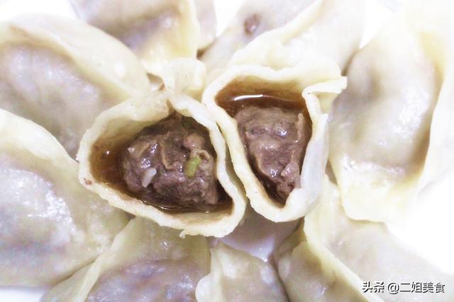 冬至多吃牛肉馅饺子，调料水和打馅不能忽略，教您2招，鲜嫩多汁