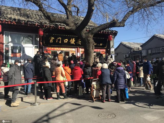 馒头|老北京网红馒头店人山人海 春节前排队超百米