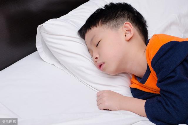 #你的育儿经#自律固然可贵,但对于孩子“睡懒觉”,妈妈们可以适当地“放纵”