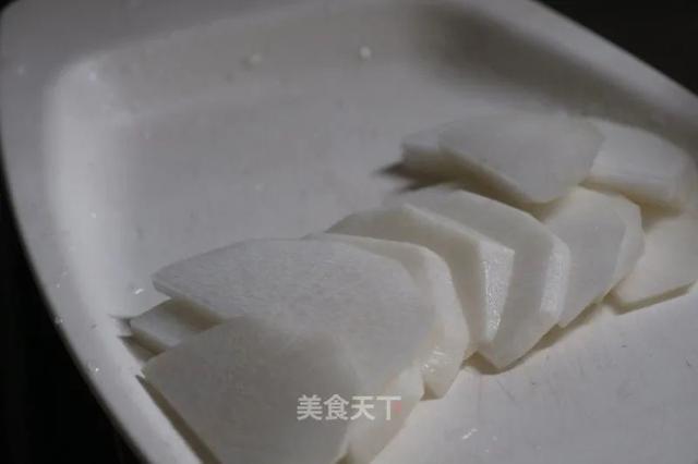 等了一年的腊肉，忍不住想尝尝鲜！味道醇香，百搭又下饭