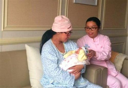 彼岸小姐|宝宝出生后,母乳喂养好还是奶粉喂养好?2者的差别宝妈要清楚