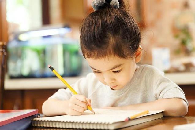 李玫瑾教授：孩子放学后，家长做好这件事，娃的学习效率会更高