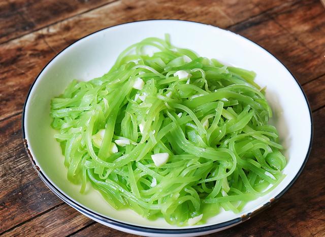 现在吃它正当时，3分钟就能搞定的家常菜，全家人爱吃我也轻松