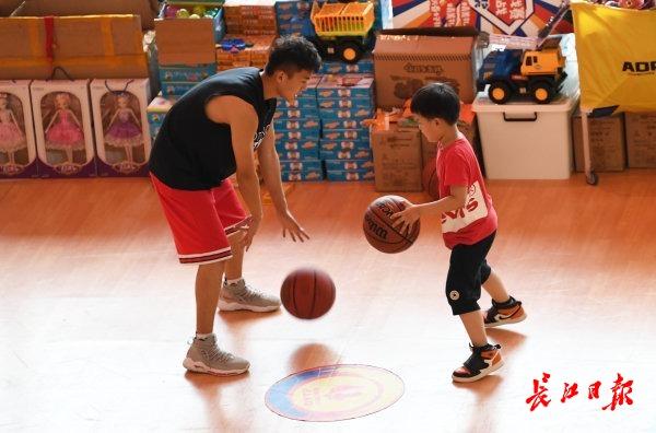 长江直播|室内娱乐不惧梅雨天｜图集