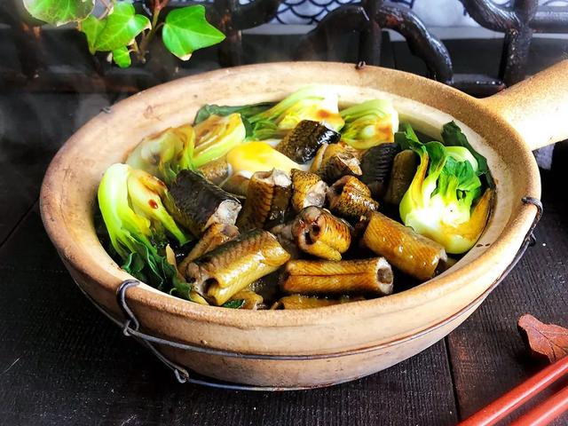 天冷了，自制一份香喷喷的煲仔饭！有菜有肉，越嚼越香