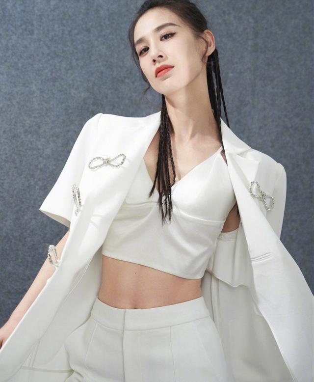 白衬杉格子梦|姐姐们大谈吴昕感情生活，张萌说话直戳人心，不愧是制作人