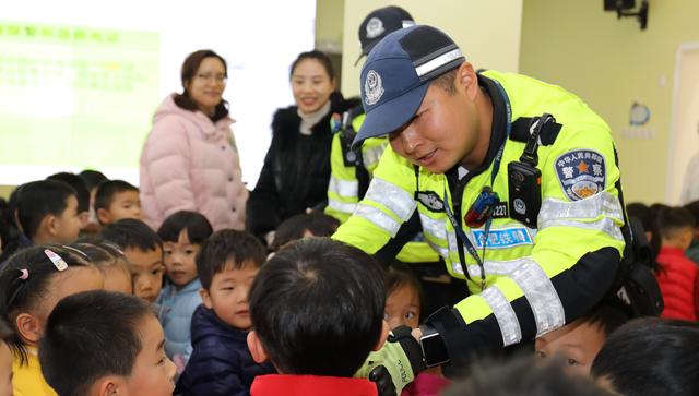 将安全出行的种子播进萌娃心中！