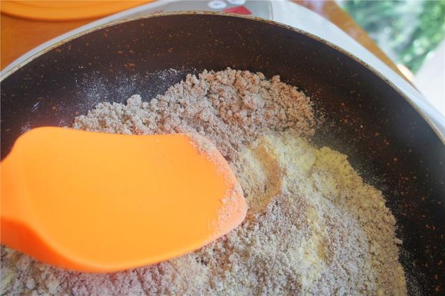 童年记忆，用面粉冲水喝，干香浓稠还“管饱，”以后不用做早餐了