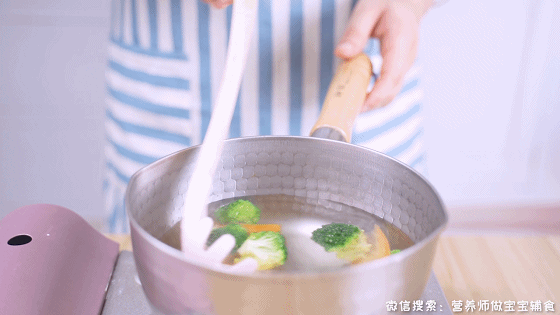 超级宝妈■辅食中的“脑黄金”，比核桃管用10倍！补脑补钙，女儿点名要吃