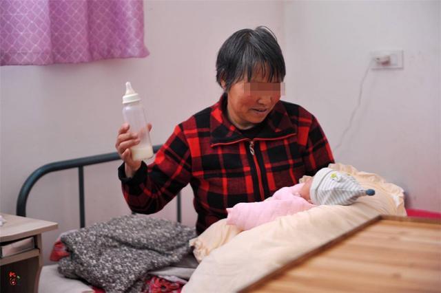 超级宝妈：“妈，你回老家去吧！”孙子只喝奶奶兑的奶，爸爸偷尝一口后赶人