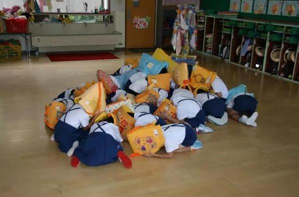 #超级宝妈#日本幼儿园的安全教育有多“狠”?这3方面就值得中国家长深思
