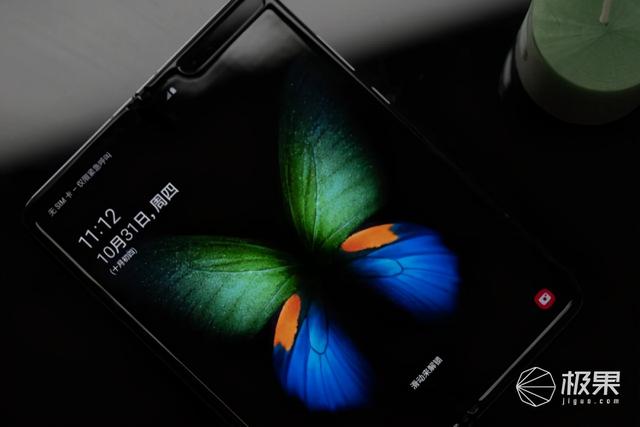 苹果「折叠屏」终于要来了！售价还不到一万，这才是旗舰机的样子