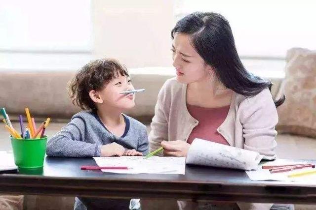 你的育儿经|浮夸姑姑教育上另辟蹊径，孩子却变得很主动，教育理念很重要