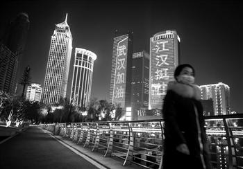[环球网]一根滚烫的电话专线：我想捐鸡蛋、红薯、凳子、口罩……