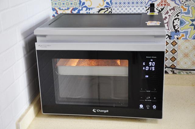 冬天的常备小零食，在家也能轻松制作，咬一口，满嘴香