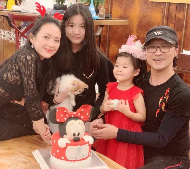 那抹微光|汪峰大女儿参赛获冠军,章子怡激动发文:老母亲骄傲