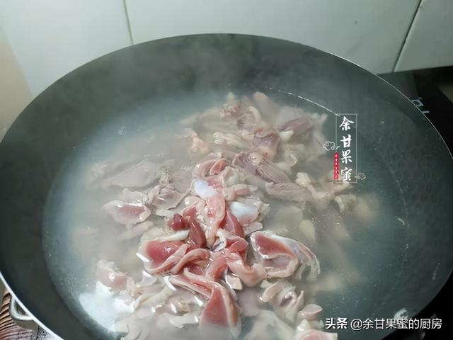 家常炒鸡杂，注意这两步，出锅鲜脆爽口，咸鲜下饭