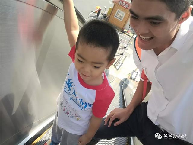 超级宝妈@孩子说：“我是来锻炼爸爸妈妈的。”每一个孩子，都是父母的天使