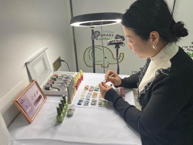 课程|原来95后都在这里找创业网课！而且最受欢迎的课程是美甲、烹饪和开网店