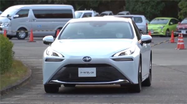35.7万！丰田发布新款燃料电池车“未来”：续航850公里