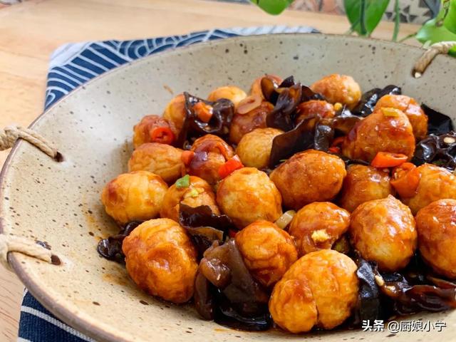 饭店38一份虎皮鹌鹑蛋，教你在家做，成本5块钱，比卖的还好吃