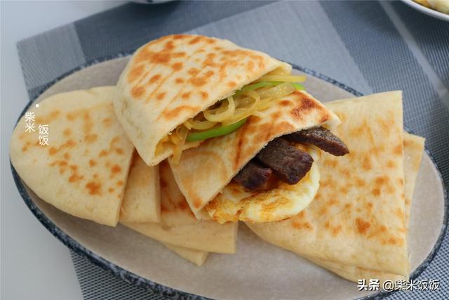 发面饼还可以这样做，大空心，加上自己爱吃的菜，太美味了