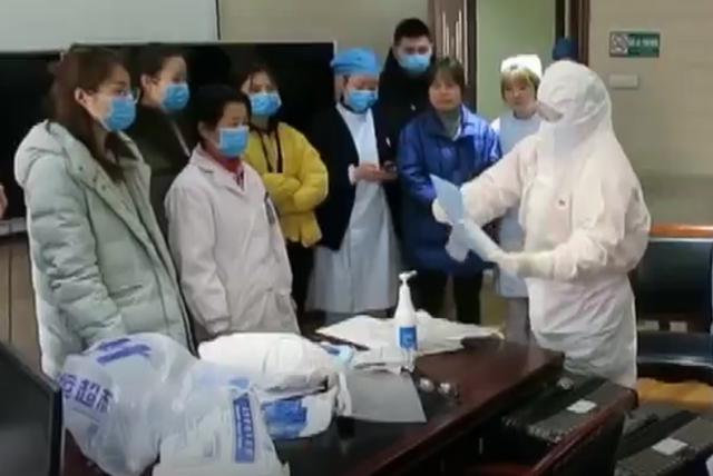【你的育儿经】“密切接触者”早产 剖宫产手术惊心动魄！医生们做出这样的选择……