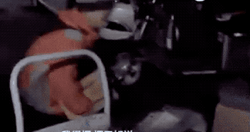 40岁二胎妈妈凌晨发朋友圈；撑了好久，我熬不下去了