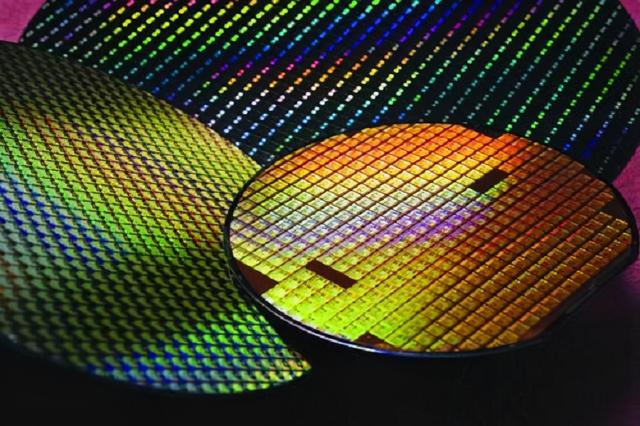 量产14nm，试产7nm！这家中国芯片巨头，3个月进账71亿