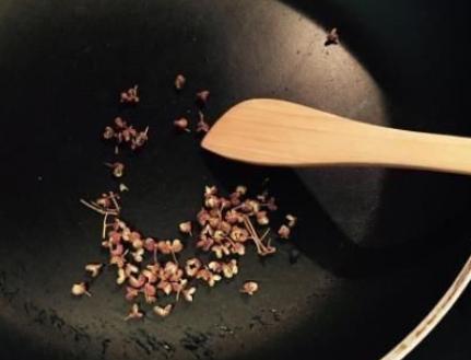 腌制腊肠，方法比例很重要，大厨教你做，做好麻辣鲜香，特好吃