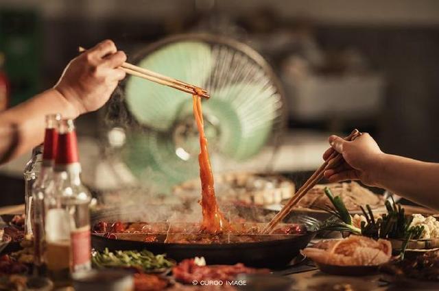 刷爆朋友圈的总财老火锅 稳坐九街人气王