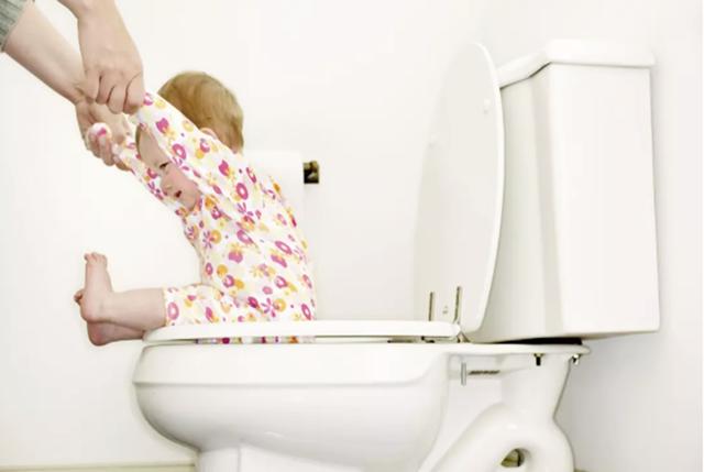 10个娃8个在幼儿园“憋大便”！这样引导，孩子才能顺利排便