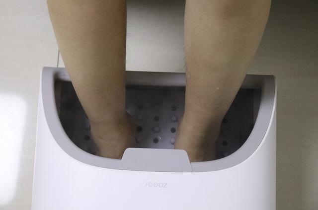 年轻人何必只泡枸杞，加上左点小仙智能蒸汽足浴盆会更舒爽