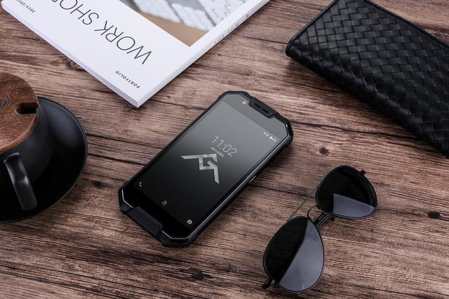 抗造到让人都放弃折磨它的三防机 双十一推荐你选购这些手机