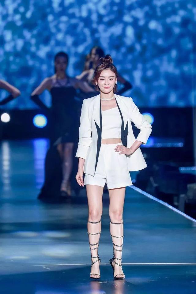 时尚探究社今夏穿裙子千万别配这四双鞋,简直丑哭啦