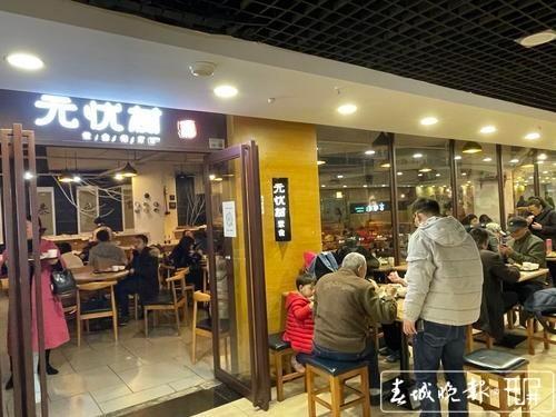 昆明素食餐馆悄然兴起 吃素食就能养生吗