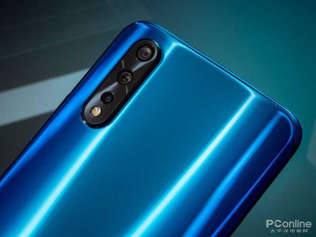 #勇哥科技#和朋友开黑卡顿当然不行！换台爽快一点的吧