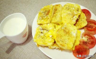 超级宝妈▲儿童开胃辅食做法推荐：早餐鸡蛋小饼、脆皮小炸蛋、奶香牛角包