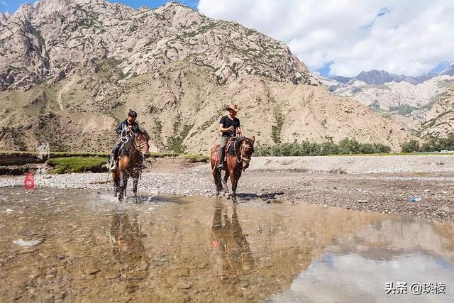 #趣旅游#一年只开放5个月,这条纵贯天山脊梁的景观大道,老司机才能挑战