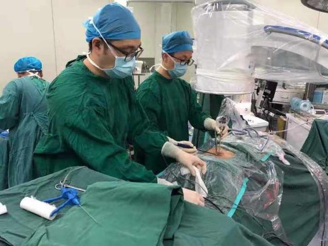 华永均|10岁小女孩得了腰椎间盘突出症！医生：低龄纪录又被刷新