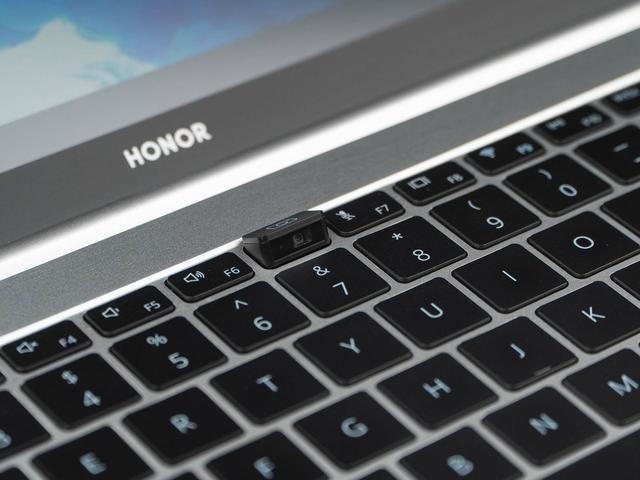 下台笔记本何必是MBP？荣耀Magicbook Pro真不错