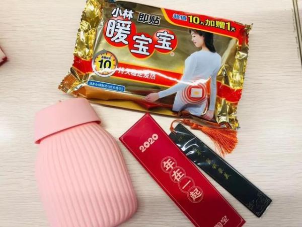 光明网▲阿里花式复工第一天，吃饭像高考，电梯像火锅
