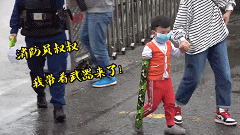 [你的育儿经]报告！墙缝里发现了“神兽”