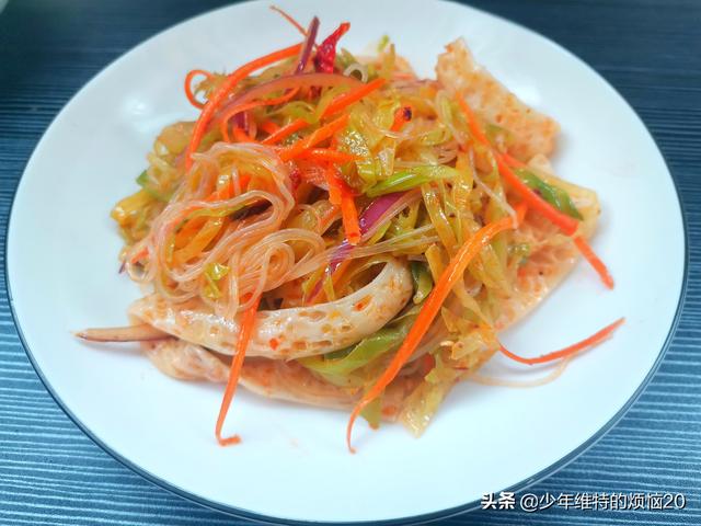 大雪后，这道凉拌菜别错过，5种食材，简单一拌，酸辣爽口又解腻