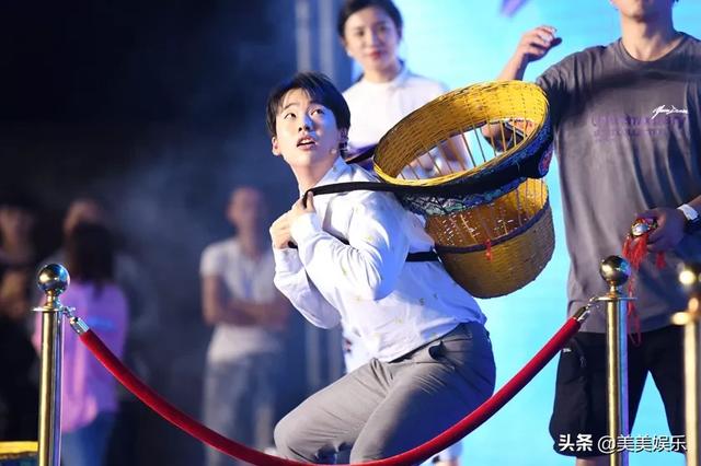 9号放映厅|《奔跑吧》桂林见面会,跑男团现场嗦粉“嗦到上头”