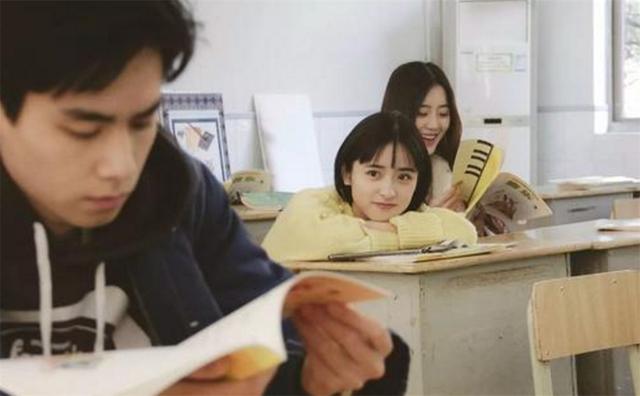 #你的育儿经#16岁女儿“颜值太高”，爸爸却犯愁：长相出众，也不是什么好事