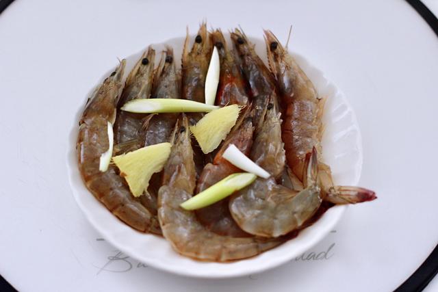 做虾别只会水煮、盐焗，试试香辣芸豆丝爆虾，味道鲜香，方便