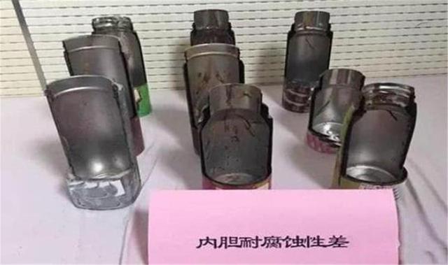 「超级宝妈」保温杯变“索命杯”，早就被央视曝光金属超标，家长快检查，速丢