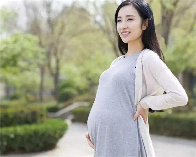 你的育儿经|80后产妇生下龙凤胎，刚要缝合时产妇说的话，让医生哭笑不得